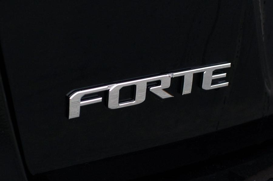  Kia Forte SX 2010 года  (фото 33 из 48)